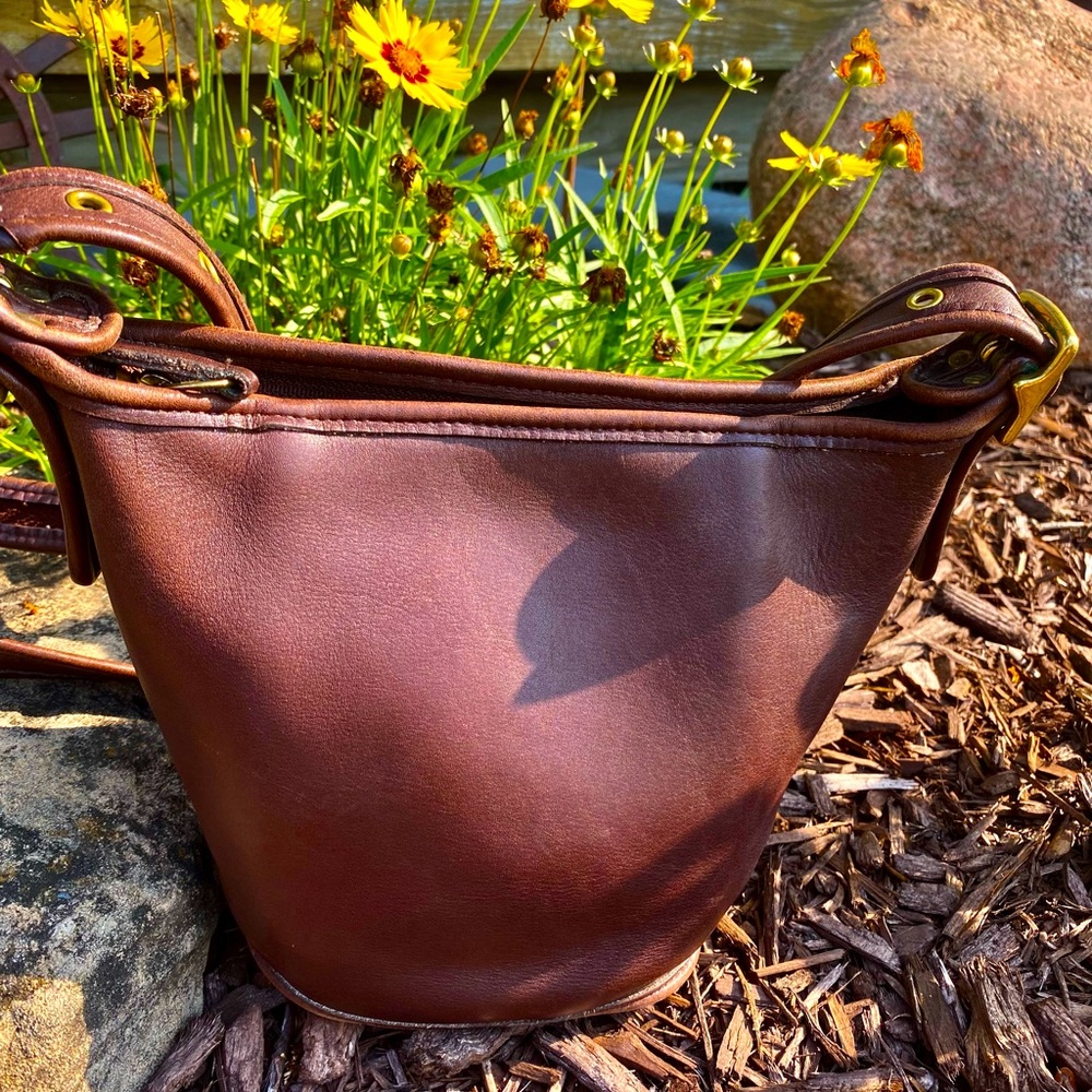 🦚🌟VTG Rare Coach Maggie Bucket Bag🌟🌟🌟🌟